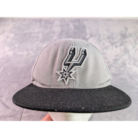 Mitchell & Ness Other - Mitchell & Ness San Antonio Spurs 2007 NBA Finals Snapback Hat Grey Black Mens